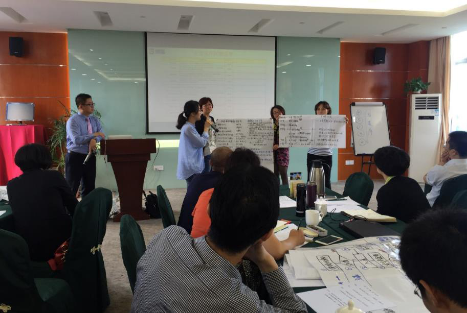 團隊成員針對關(guān)鍵流程進行指標設(shè)計講解